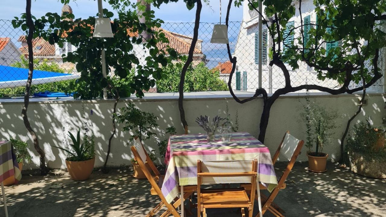 Guesthouse Lidija Sutivan Eksteriør billede