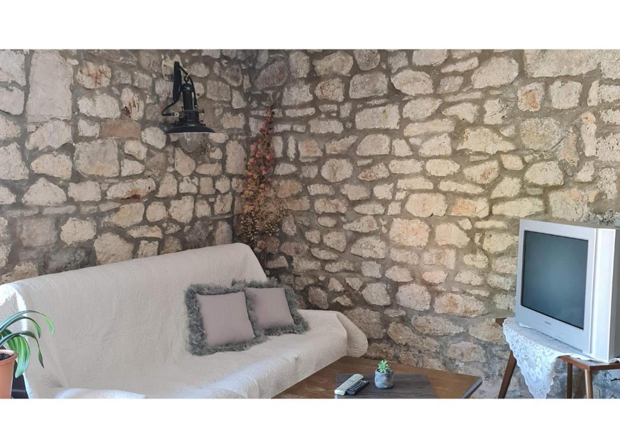 Guesthouse Lidija Sutivan Eksteriør billede